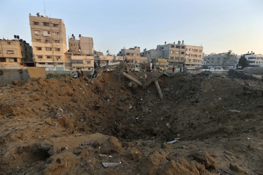 Serangan roket Israel ke Jalur Gaza memanas, puluhan orang tewas