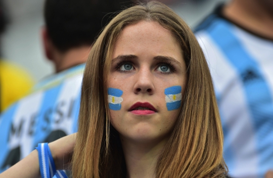 Aksi gadis-gadis cantik Argentina-Belanda di laga semifinal