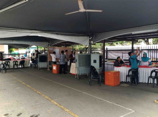 Menengok suasana penghitungan suara Pilpres di Kinabalu