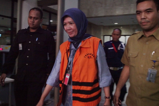 KPK tahan Wali Kota Palembang & istrinya terkait suap Pilwalkot