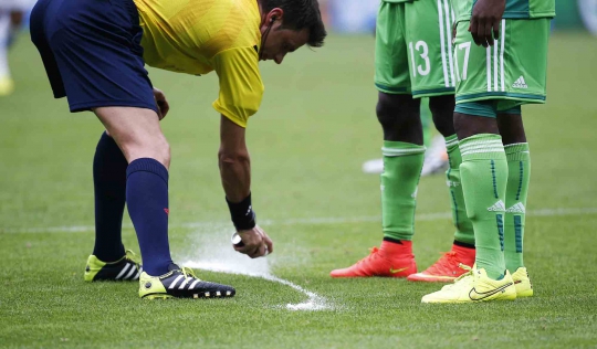 Melihat kinerja Nicola Rizzoli, wasit final Piala Dunia 2014