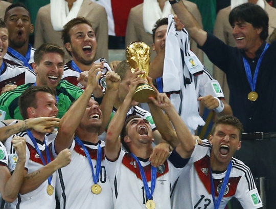 Pesta kemenangan Jerman saat raih trofi Piala Dunia 2014