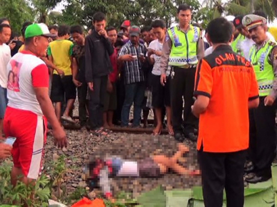 Bonceng satu motor, 3 wanita di Semarang tewas ditabrak kereta