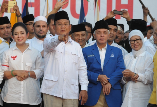 Titiek dampingi Prabowo patenkan koalisi Merah Putih