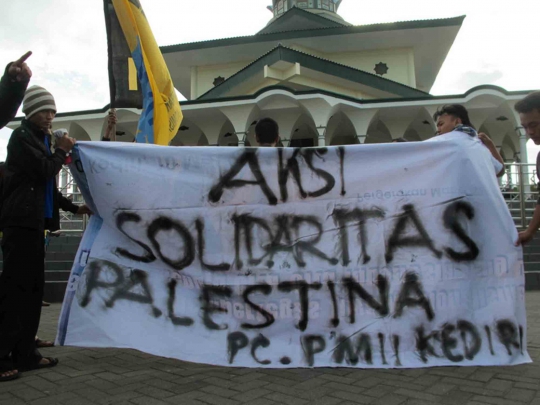 Kepedulian mahasiswa di Kediri gelar salat gaib untuk Palestina