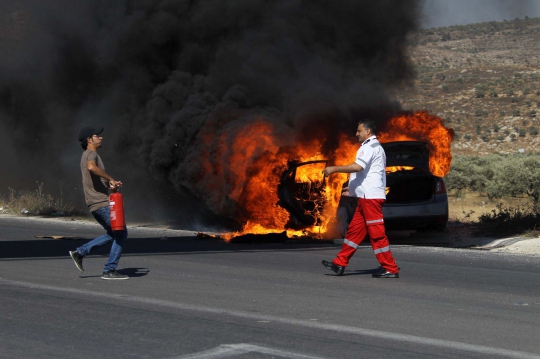Liput bentrok di Gaza, mobil fotografer dibakar militer Israel