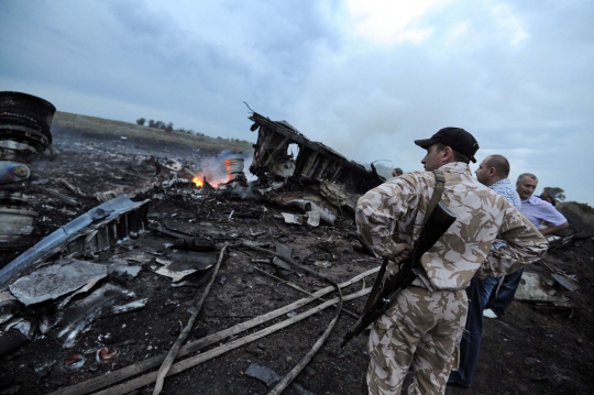 Yang tersisa dari tragedi jatuhnya Malaysia Airlines di Ukraina