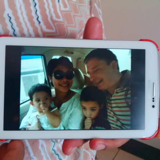 Ini foto Yuli beserta keluarganya yang tewas dalam tragedi MH17