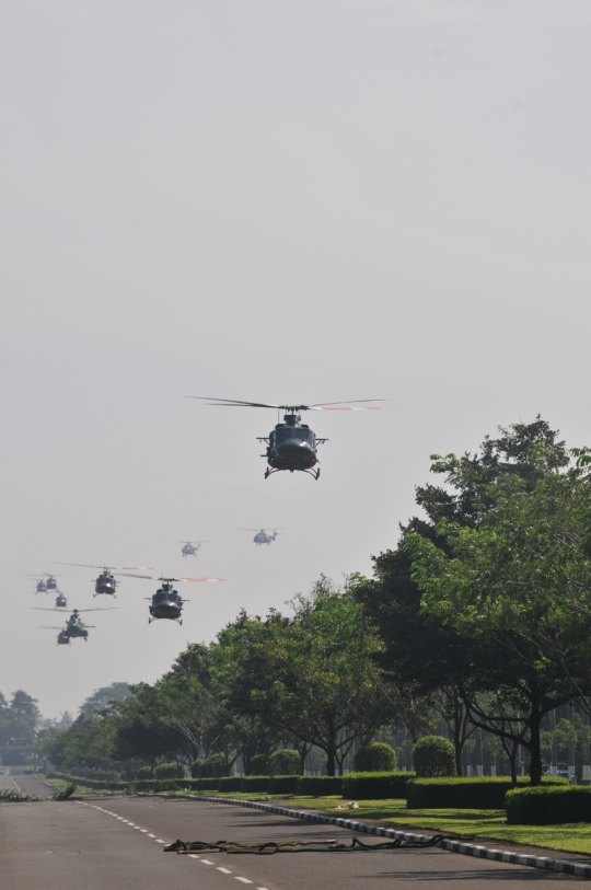 Aksi Gultor Kostrad latihan pengamanan Pilpres