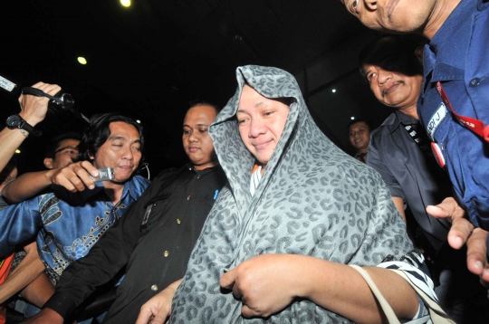 Terkait pemerasan, istri Bupati Karawang ditahan KPK