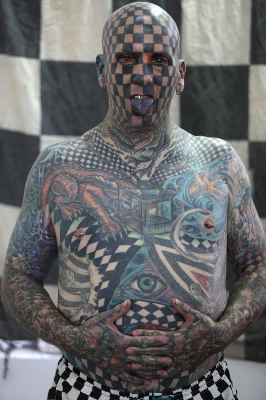 Matt Gone, manusia dengan 98 persen tato di tubuhnya