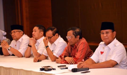 Jumpa pers Prabowo saat minta KPU hentikan rekapitulasi suara