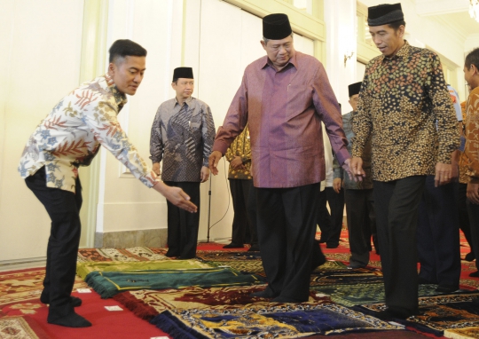 SBY salat magrib bareng Capres Jokowi dan Prabowo