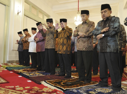 SBY salat magrib bareng Capres Jokowi dan Prabowo