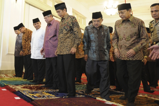 SBY salat magrib bareng Capres Jokowi dan Prabowo