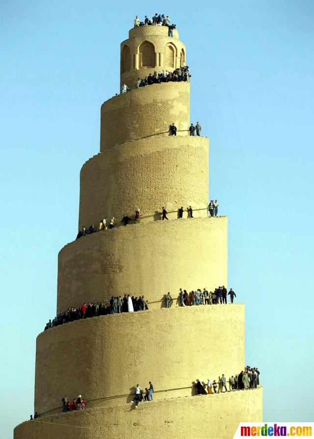 Foto : Sensasi menaiki Malwiya, menara masjid terindah di 