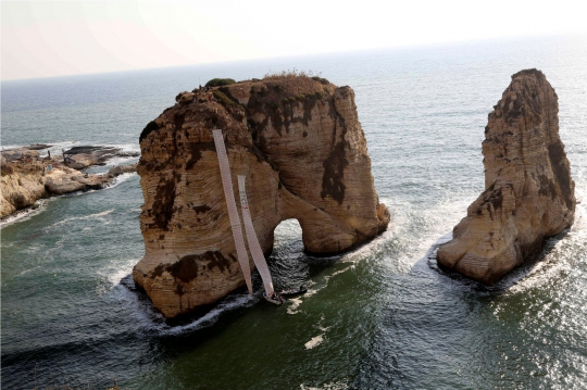 Warga Beirut tulis nama korban tewas Gaza di tebing Pigeon Rock