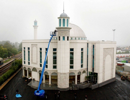 Kemegahan Baitul Futuh, rumah Allah terbesar di Eropa Barat