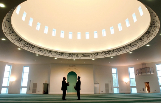 Kemegahan Baitul Futuh, rumah Allah terbesar di Eropa Barat