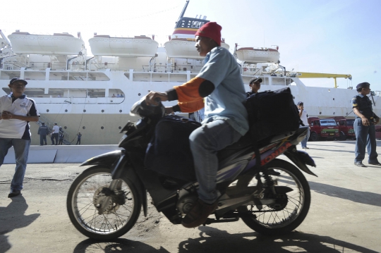 Ribuan pemudik motor padati Pelabuhan Tanjung Priok