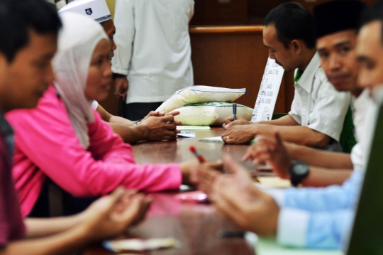 Pembayaran zakat fitrah di Masjid Istiqlal