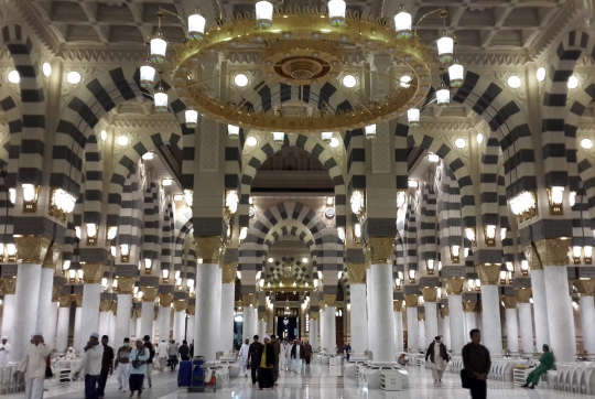 Gema takbir di Masjid Nabawi