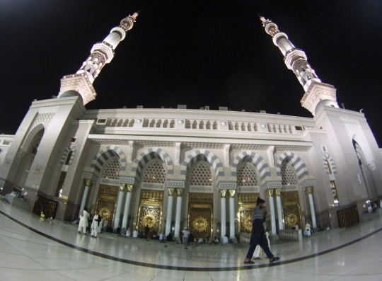 Gema takbir di Masjid Nabawi