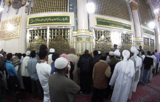 Gema takbir di Masjid Nabawi