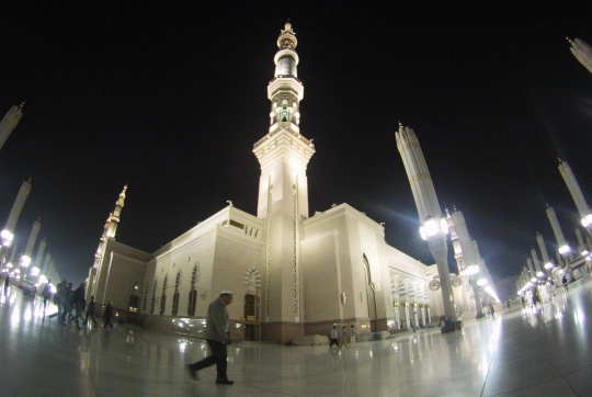 Gema takbir di Masjid Nabawi