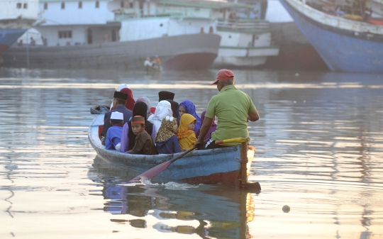 Potret pelaksanaan salat Id di Pelabuhan Sunda Kelapa