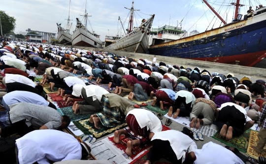 Potret pelaksanaan salat Id di Pelabuhan Sunda Kelapa