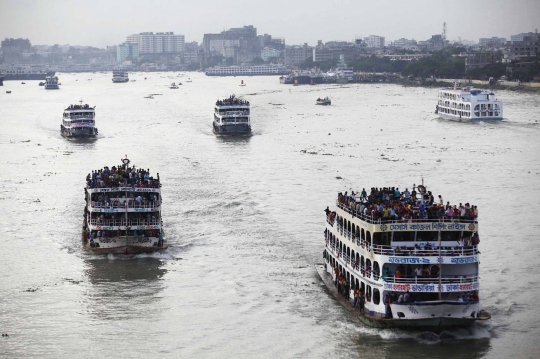 Menengok tradisi pulang kampung ala warga Bangladesh