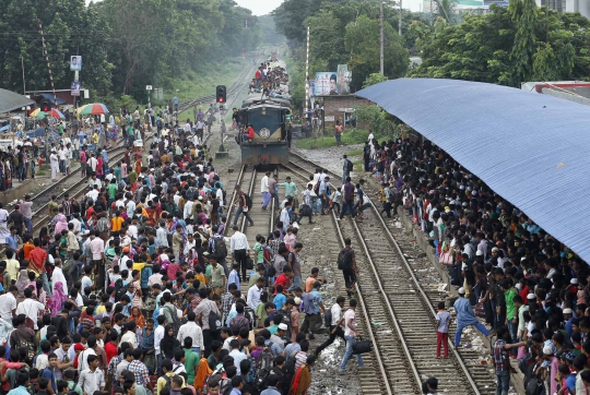 Menengok tradisi pulang kampung ala warga Bangladesh