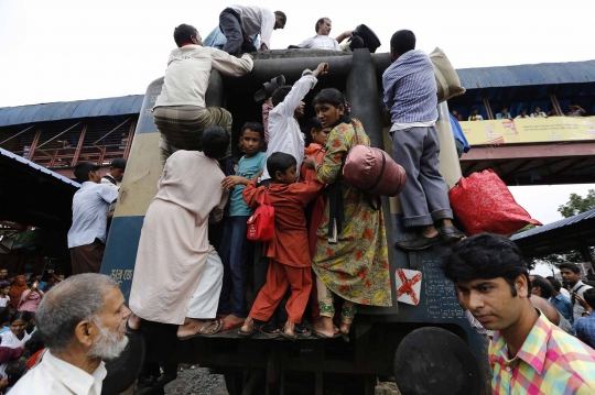 Menengok tradisi pulang kampung ala warga Bangladesh