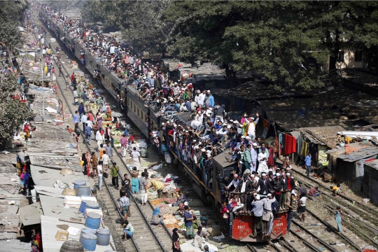 Menengok tradisi pulang kampung ala warga Bangladesh