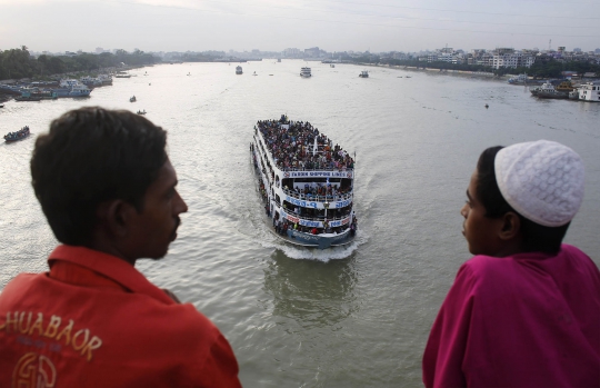 Menengok tradisi pulang kampung ala warga Bangladesh