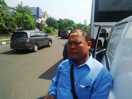 Ini Transjakarta dan Kopaja yang tabrakan di Jalan Gunung Sahari