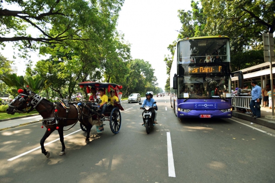 Libur lebaran, bus tingkat wisata Jakarta diserbu warga