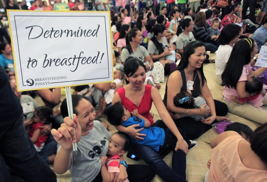 Promosikan manfaat ASI, ratusan ibu di Filipina menyusui massal