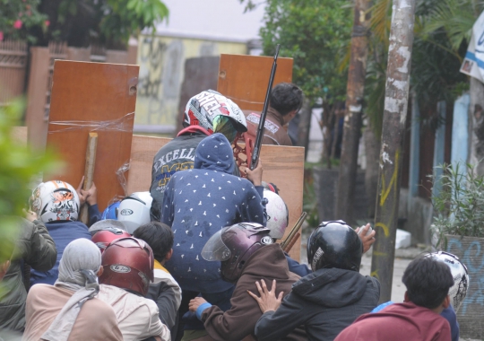 Warga Gang Patok & Gang Boap terlibat tawuran di Menteng Pualam