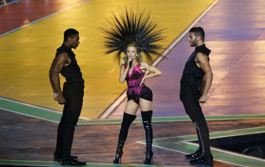 Penampilan seksi Kyle Minogue di penutupan Commonwealth Games
