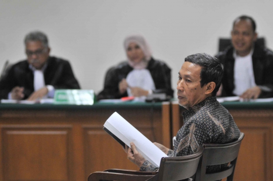 Sidang dakwaan Tafsir terkait korupsi pengadaan alat IT di UI