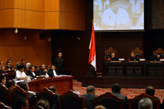 Prabowo saat berapi-api menyampaikan pernyataan di MK