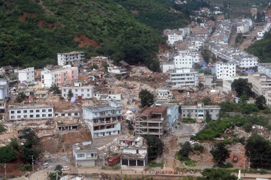 Pandangan udara hancurnya Kota Yunnan pasca-dilanda gempa 6,1 SR