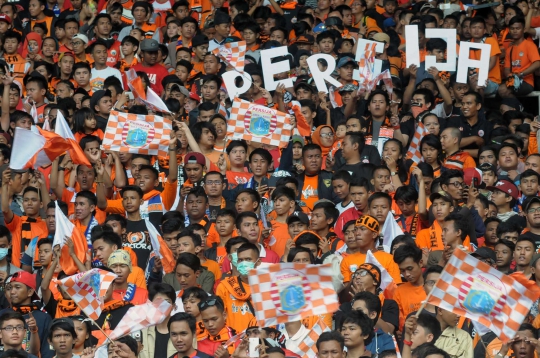 Puluhan ribu Jakmania padati laga 'El Clasico Indonesia' di GBK