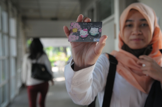Naik Transjakarta kini pakai tiket elektronik