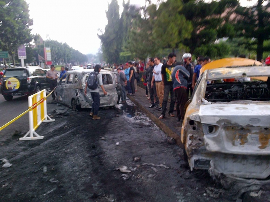 Ini 3 Mobil yang terbakar hebat usai kecelakaan di Bintaro