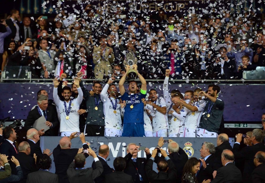 Euforia Los Blancos angkat trofi Piala Super Eropa