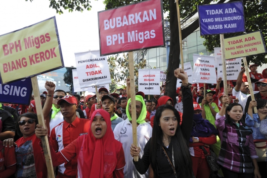 Tolak pembatasan BBM subsidi, karyawan SPBU geruduk BPH Migas
