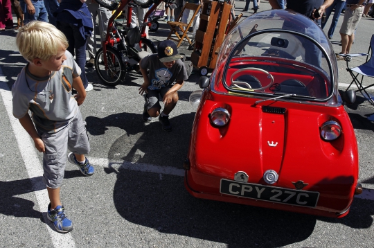 Uniknya mobil-mobil mungil di Little Car Show di California